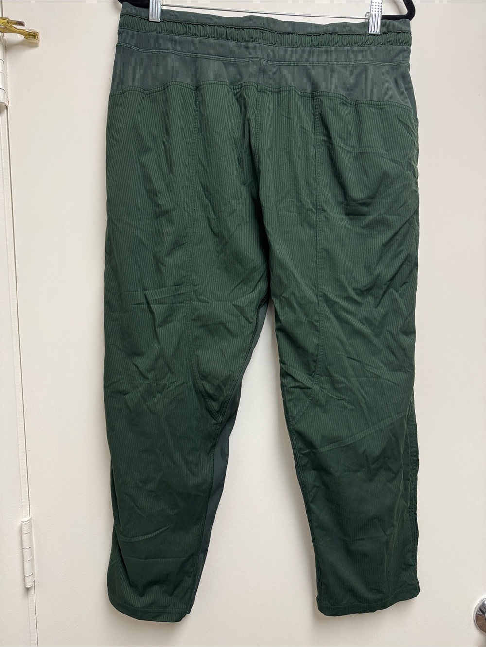 Lululemon Dance Studio Mid-Rise Cropped Pant In Legacy Green Size 12 Performance - Picture 8 of 9